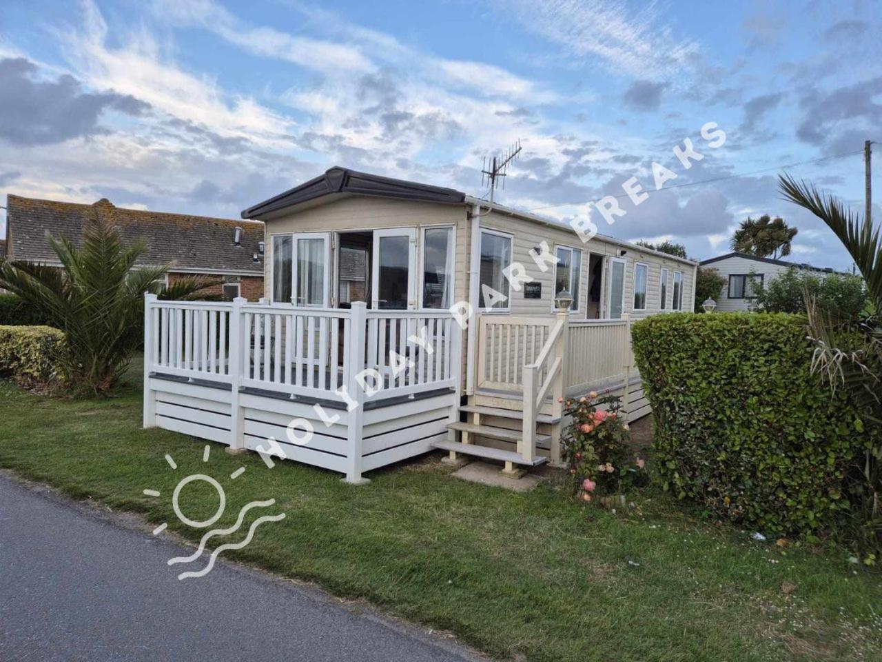 The Palms - Spacious 3 Bed At Seal Bay In * Selsey